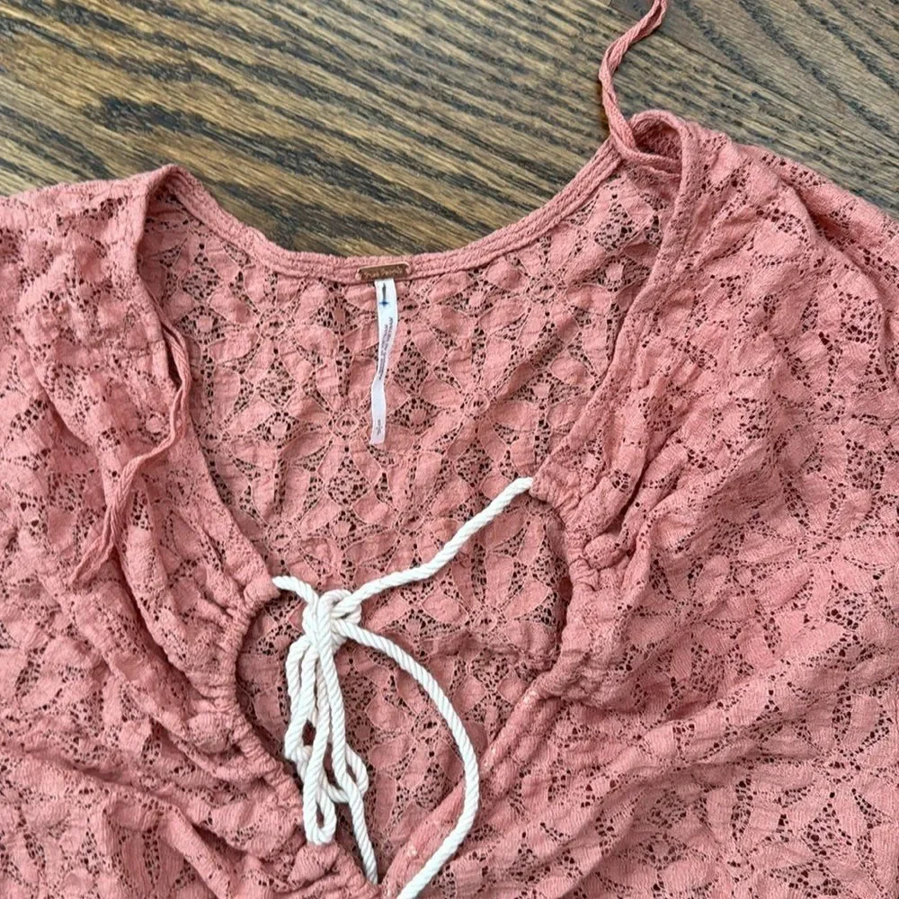 Free People Lilah Dusty Pink Lace Crochet Tie Scrunch Top size small